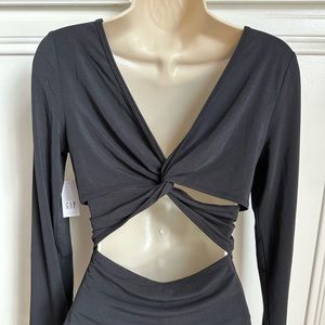 Gap Breathe Open Back Twist T- Shirt.Black. Size XS